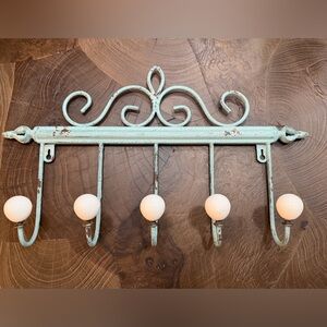 Vintage-Style Wall Hook Rack in Distressed Blue